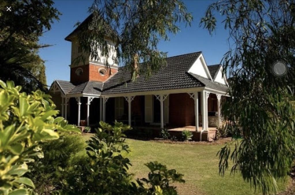 Hotel Ithaca 1896 Manor à Busselton Extérieur photo
